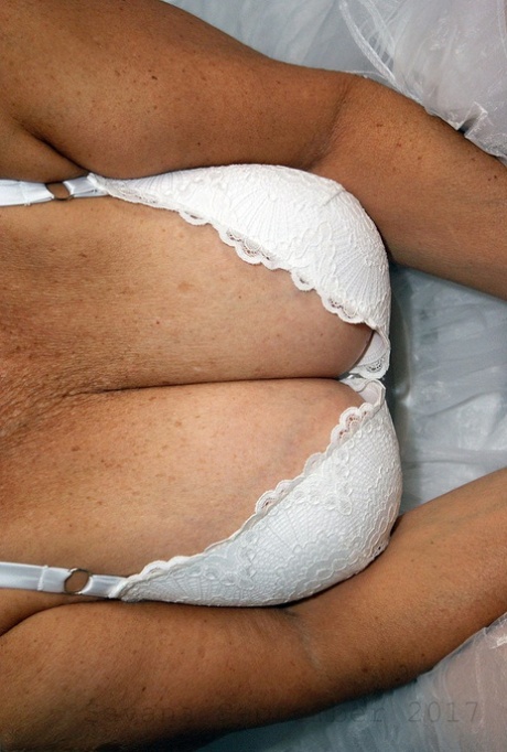Old Granny Tits Pics