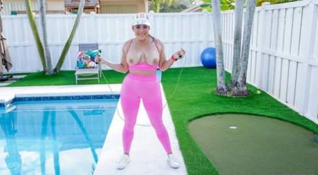 Curvaceous Puerto Rican teen Carmela Clutch gets boned after her yoga class